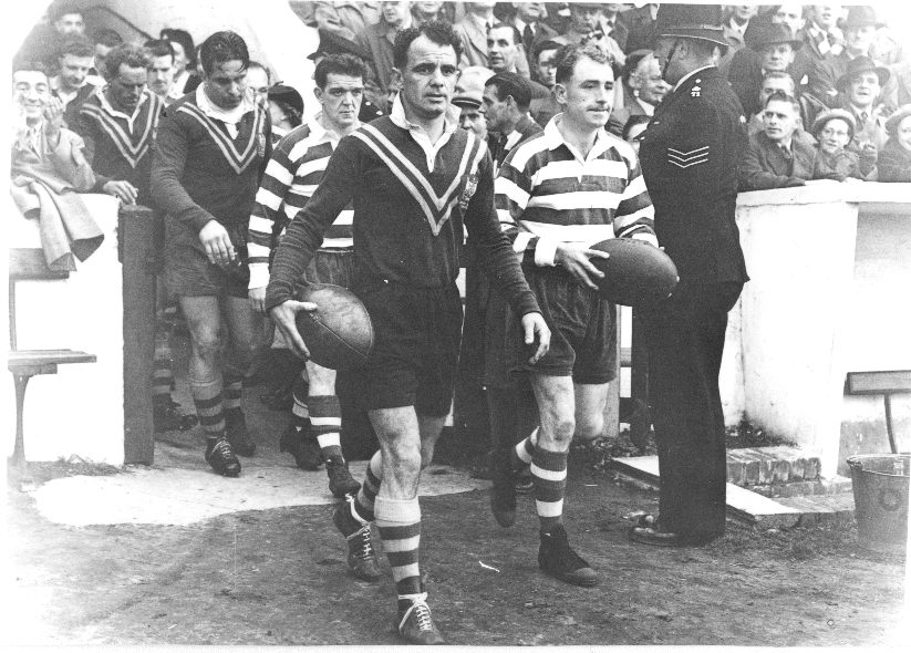 Clive Churchill and Frank Stirrup lead out the teams Sep 15th 1952