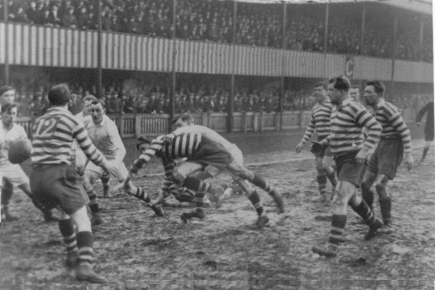 Bob Sloman loses the ball near the Batley line in front of the Hutchins stand watched by Ambrose Baker, Rod Marlor, Herman Hilton, Ben Beynon and Jack Collins - March 7th 1925.