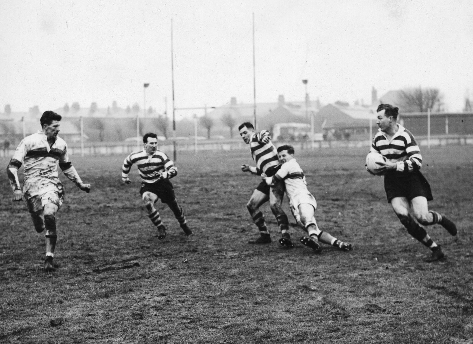 Etty, with Pitchford in support, moves towards Lord after Emmitt has tackled Davies - Feb 22nd 1958.