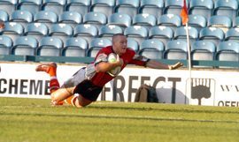 Gavin Dodd scores the match-winning try for Oldham in their 22-20 defeat of Blackpool Panthers - Feb 13th 2005.