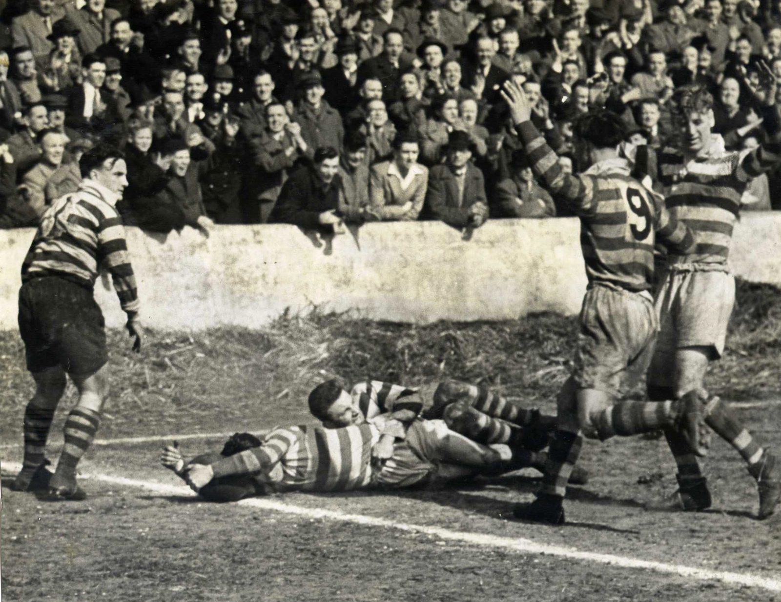 Joe Warham reaches out to score v Bramley - April 21st 1951.