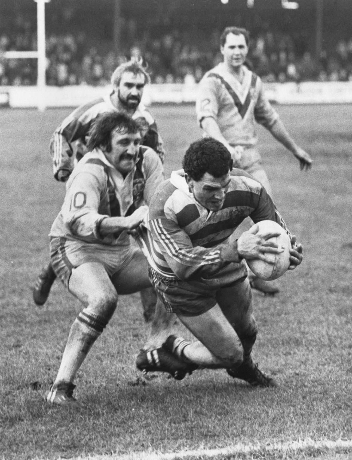 Bob Mordell scores in Tom David's tackle - Feb 7th 1982.
