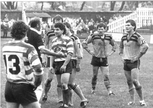Ray Ashton gets a talking to Castleford - Oct 20th 1985.