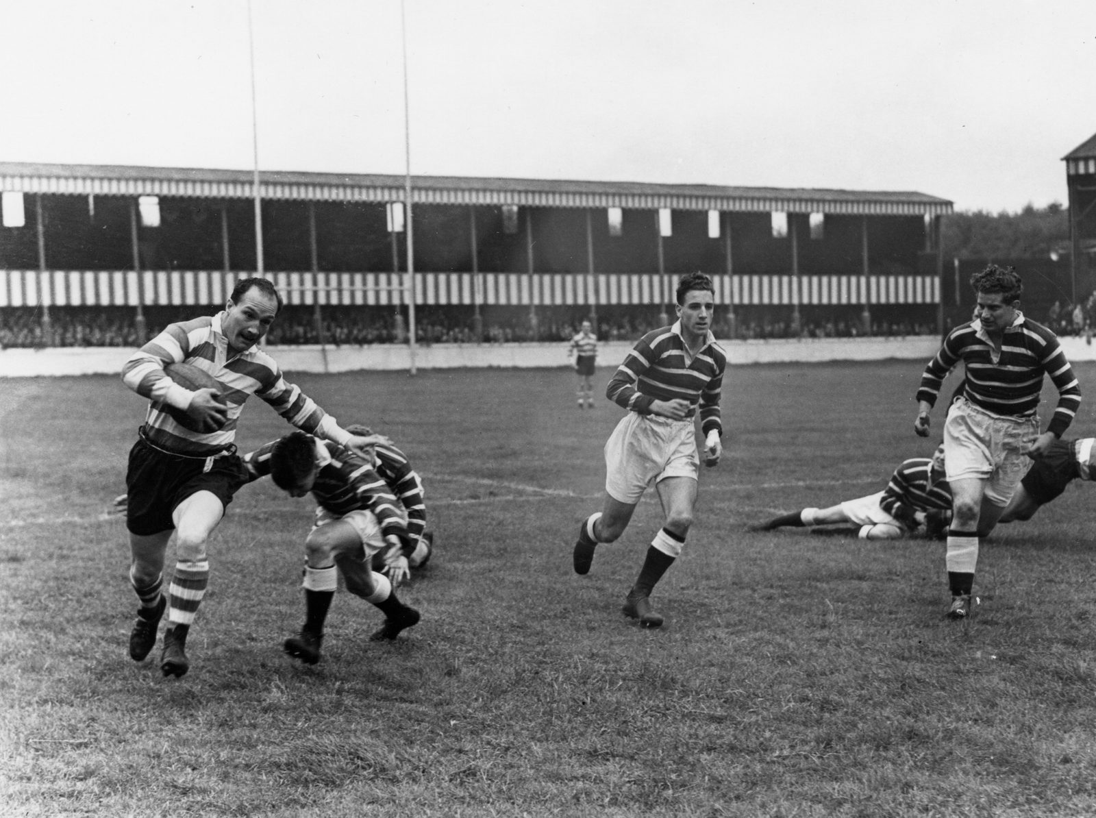 Billy Mitchell breaks away v Featherstone - Aug 23rd 1952.