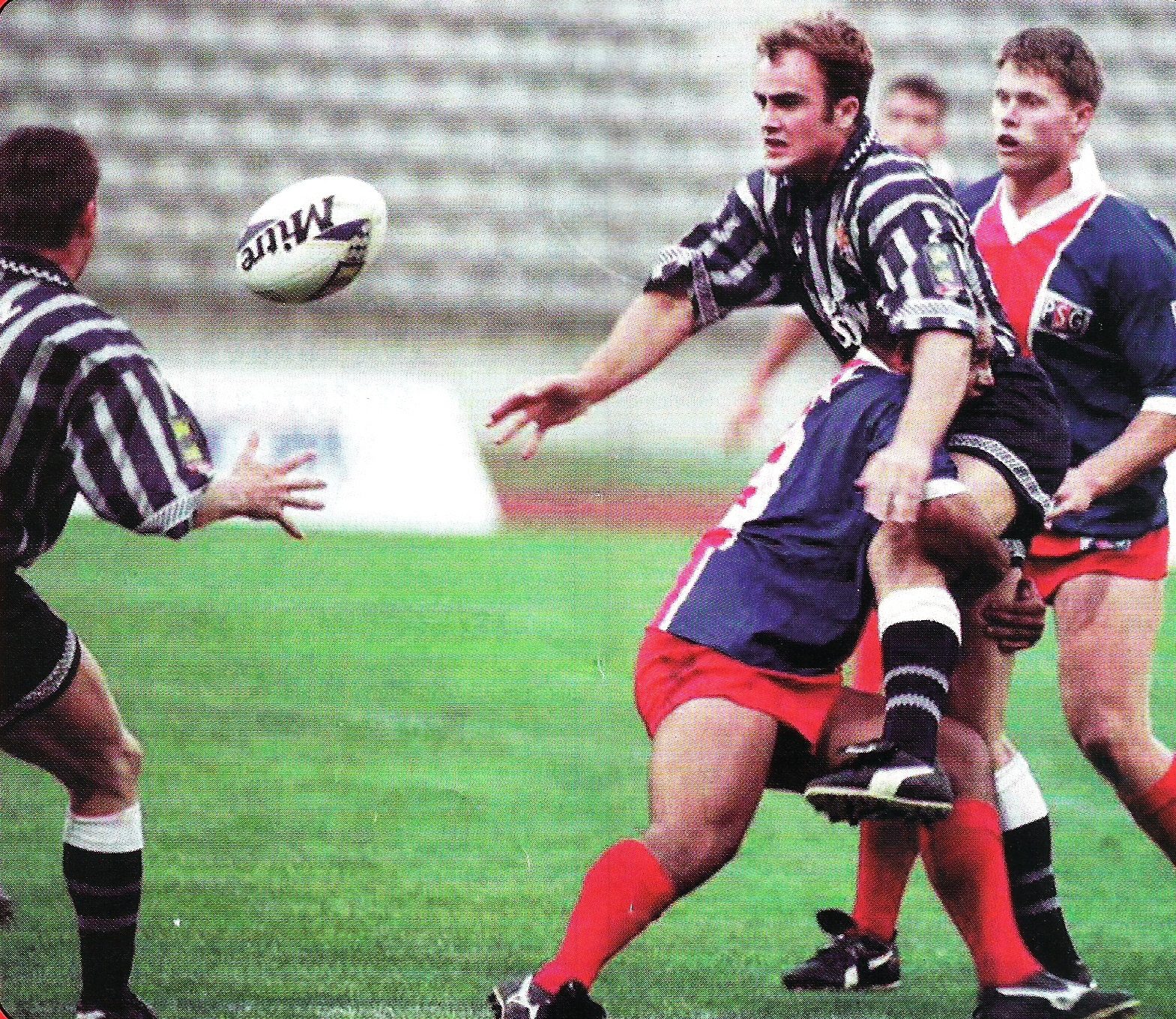 Howard Hill releases a pass in Paris - Aug 26th 1997.