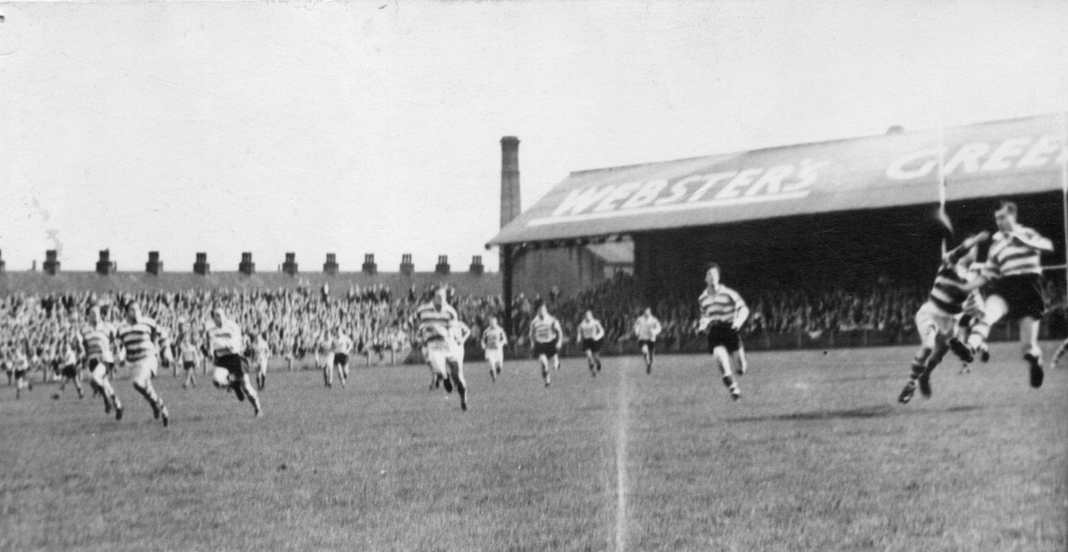 John Etty kicks ahead - Se 6th 1958.