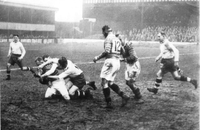 Oldham v Huddersfield - Feb 5th 1938.