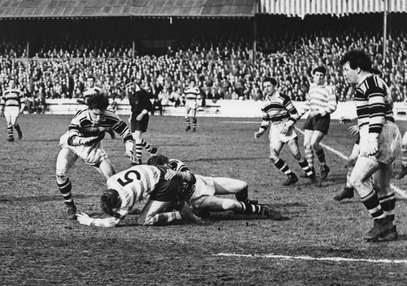 Sykes and Whiteley tackle Etty - May 3rd 1958.