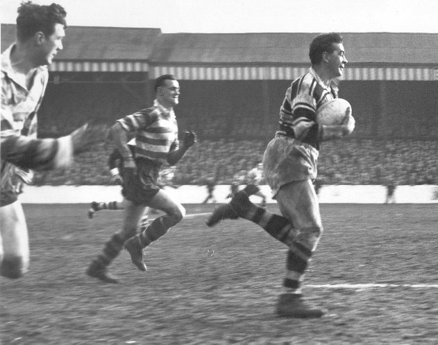 Bill Drake runs clear with Jack Keith and John Etty in pursuit - May 3rd 1958.