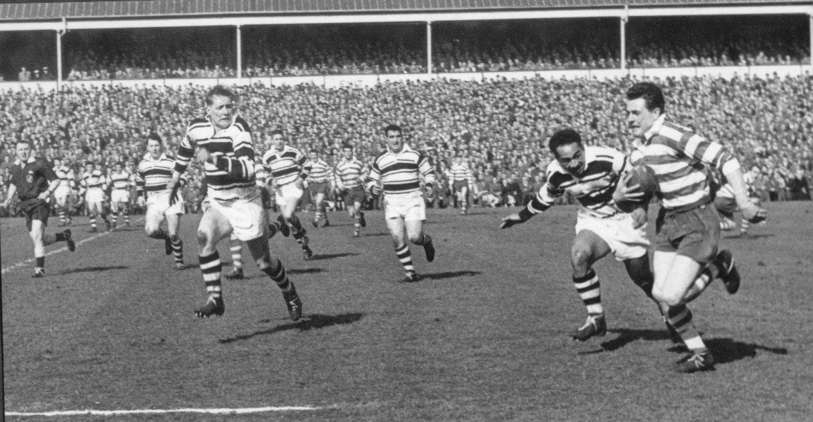 John Noon breaks clear in the semi-final v Hull - April 9th 1960.