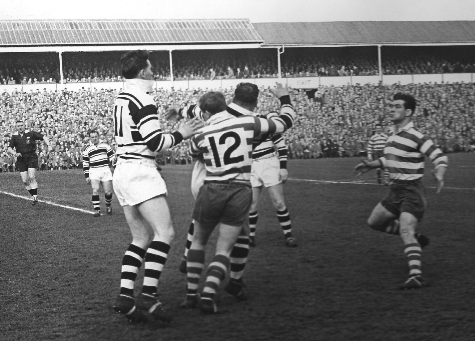 Des McKeown tackles one of the Hull forwards - April 9th 1960.