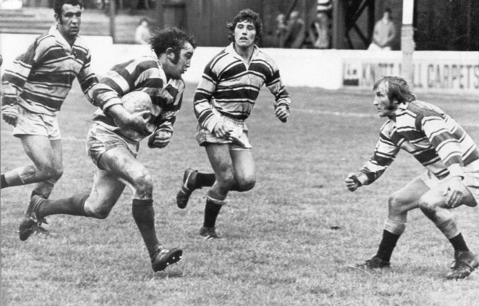 Fred Hall takes on the Hull defence - Oct 12th 1974.