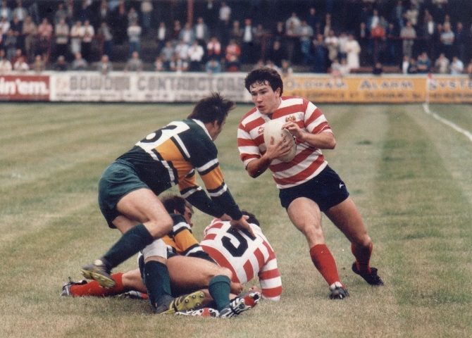 Des Foy takes a pass from the grounded Jimmy Hornby v Hunslet - Sep 2nd 1984.