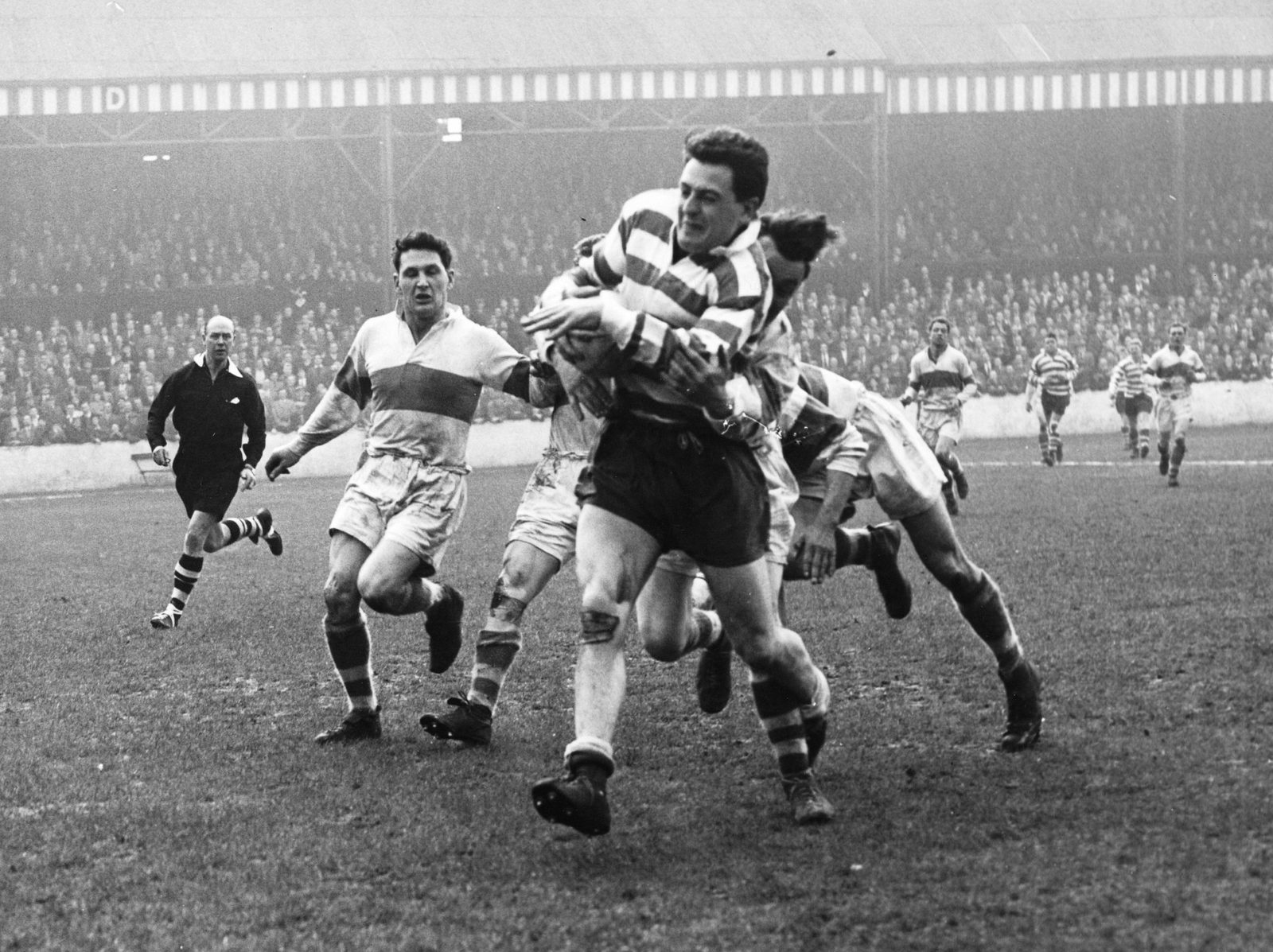 Johnny Noon breaks through against Liverpool - April 4th 1959.