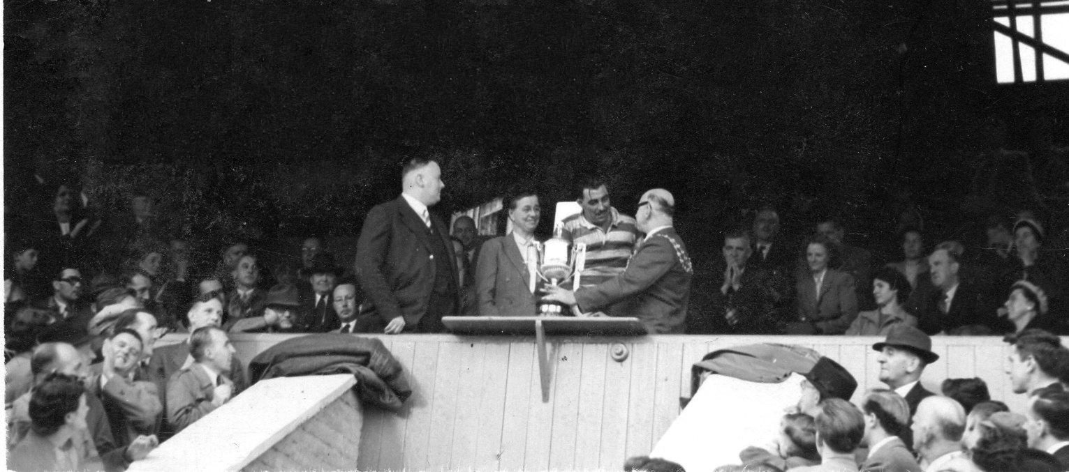 Bryn Goldswain prepares to receive the Law Cup - Aug 16th 1952.