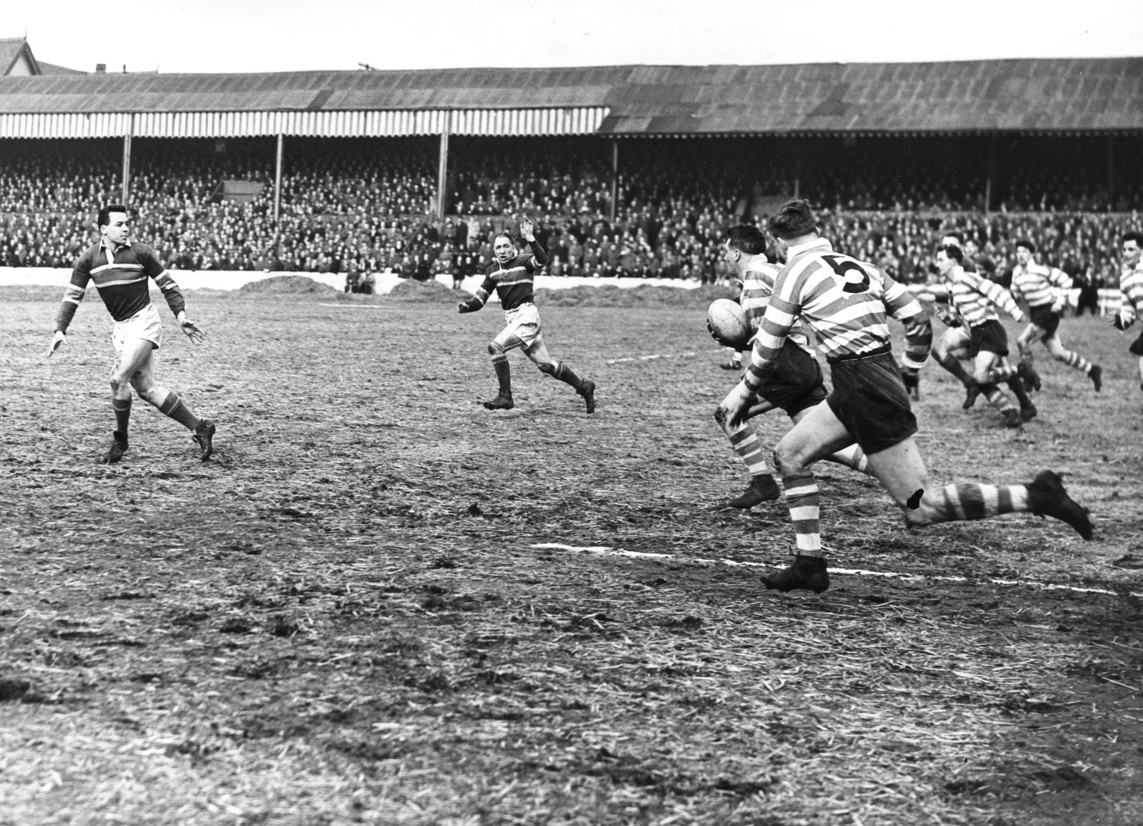 Ayres breaks through with Etty in support - March 22nd 1958.