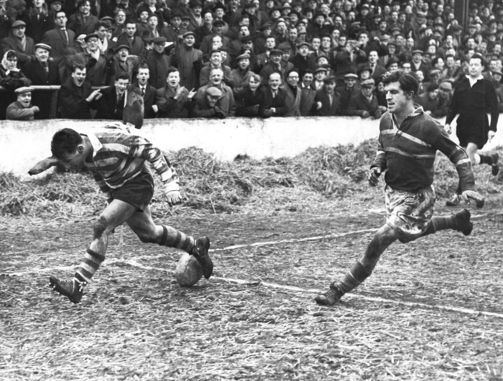 Frank Pitchford scores v Hornets - March 22nd 1958.