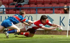 Rochdale v Oldham Roughyeds Nick Johnson scoring try in the first half - Aug 15th 2005.