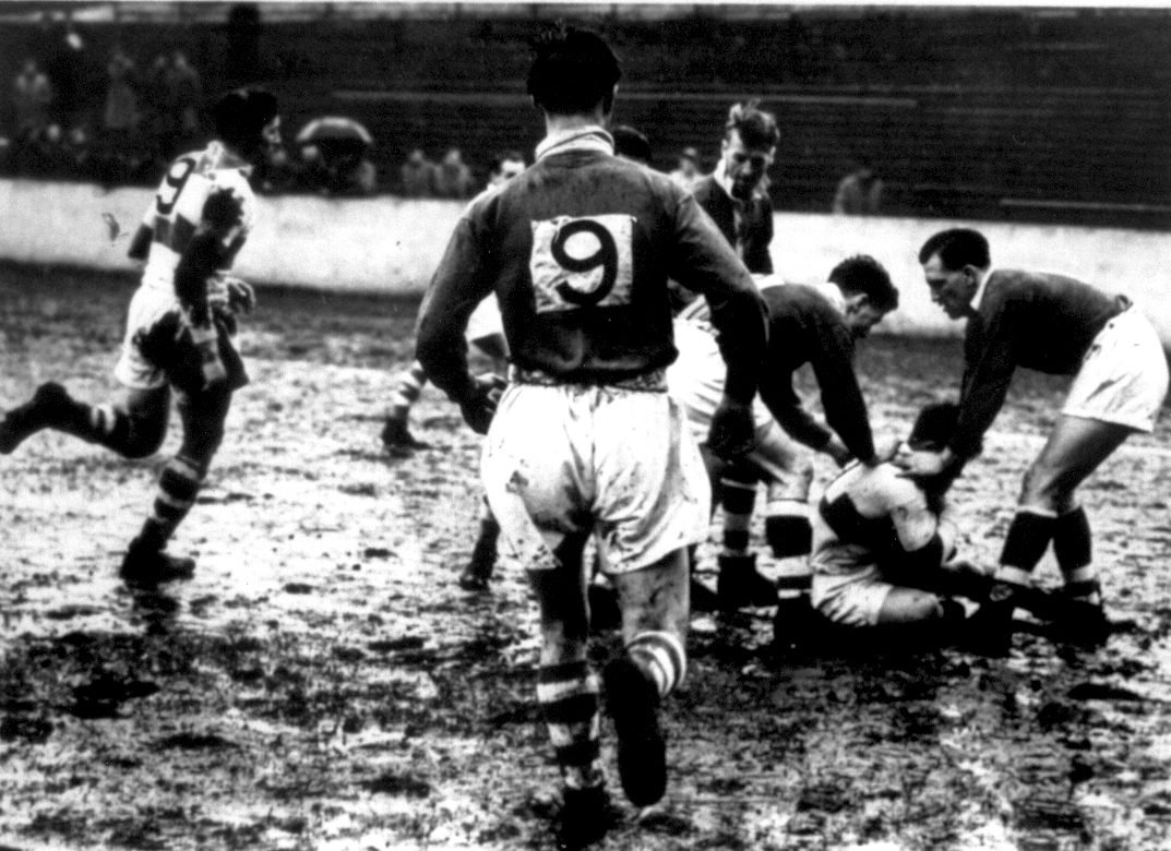 Charlie Winslade brings down a St Helens player - March 26th 1951.