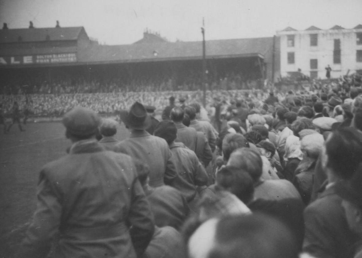 Crowd scene from the Lancashire Cup Final - Oct 20th 1956.