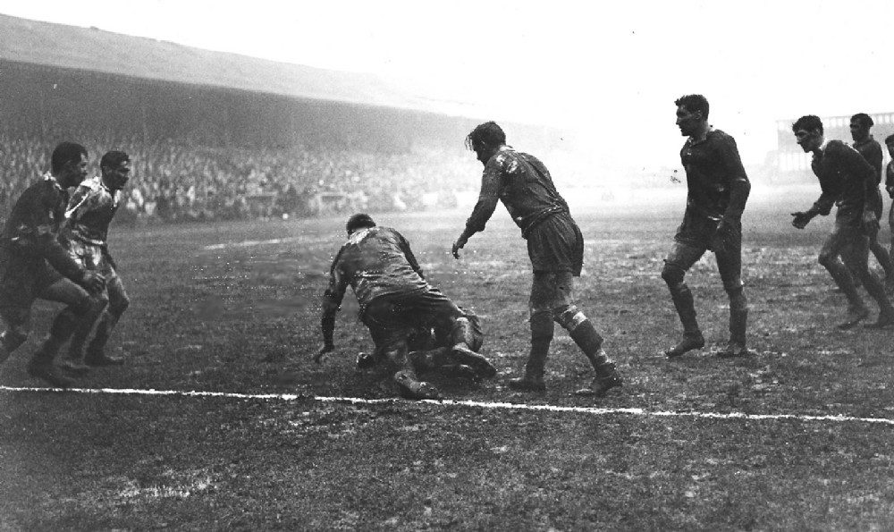 A scramble in the mud near the Oldham try-line - Feb 21st 1959.