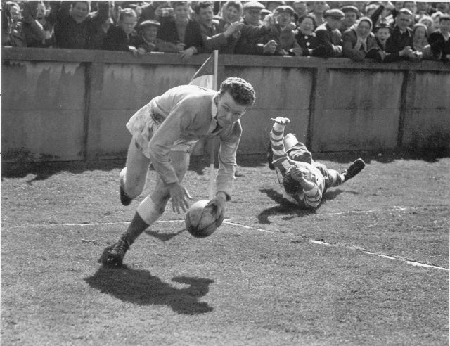 Another try for Ken Large in the top 4 play off match - May 2nd 1959.