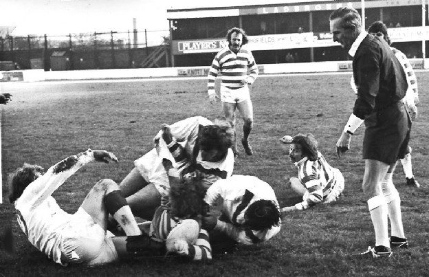 Bill McCracken forces his way over in a three man Saints tackle - Dec 8th 1973.