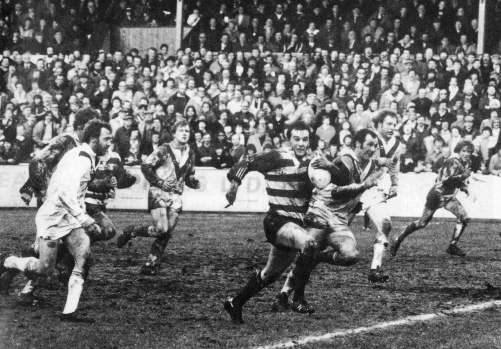 Terry Flanagan breaks through v Saints - March 15th 1981.