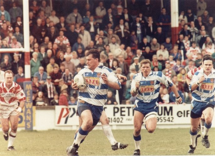Bob Lindner breaks clear v St Helens with Darren Abram and Glen Liddiard in support - April 17th 1994.