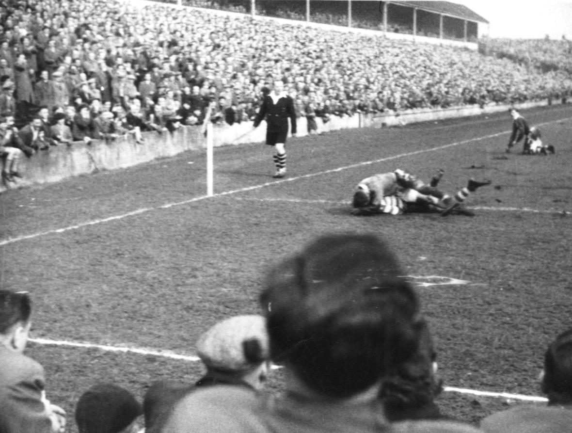 Dick Cracknell scores at Swinton - April 8th 1955.