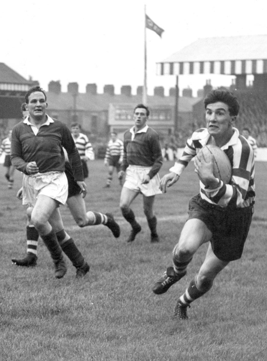 Alan Kellett breaks through the Wakefield Trinity defence - Sep 13th 1958.