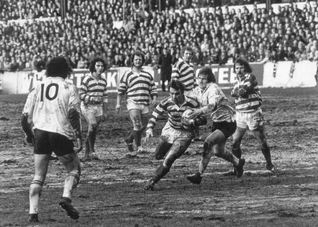 Dickie Brownin action v Widnes watched by David Treasure, Bill McCracken, Brian Hughes and Mick mcCone - March 9th 1975.