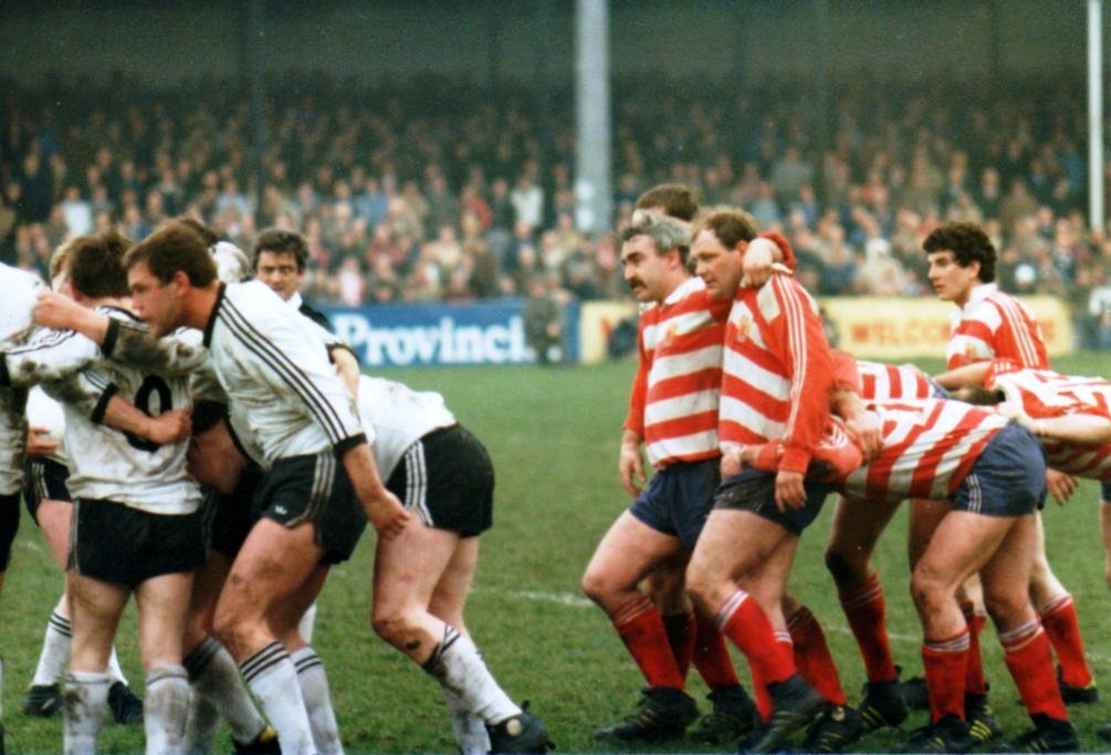 The Oldham and Widnes scrum - prob Dec 26th 1984.
