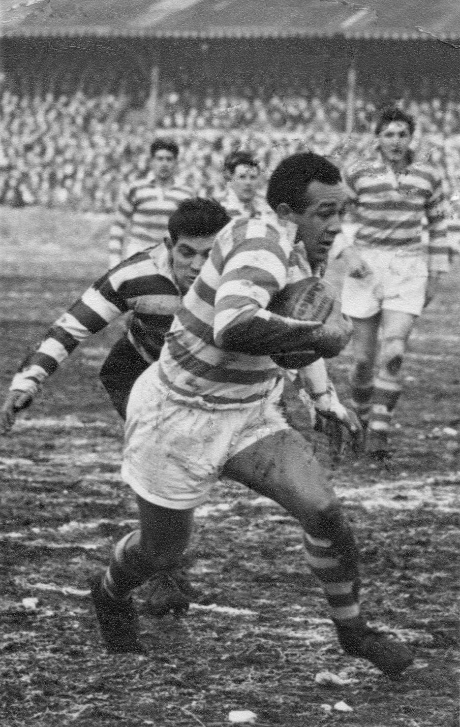Alan Davies closes in on Blly Boston - Feb 18th 1956.