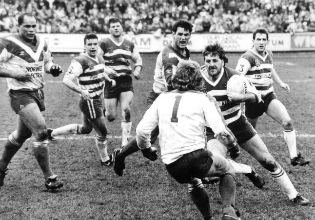 Steve Hampson waits for Paul Round - March 27th 1989.