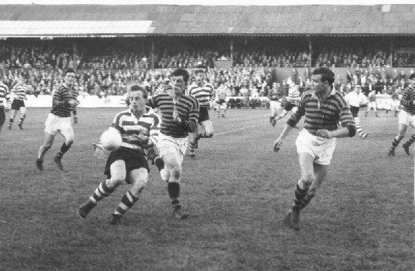 Vince Nestor about to receive the ball v York - Aug 28th 1961.