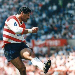 Charlie McAlister kicks the winning goal at Old Trafford against Featherstone - May 15th 1988.