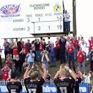 The players salute the fans at Featherstone - Sep 7th 2003.