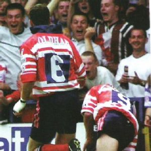 Keith Brennan scores v Widnes in the play-off final - July 28th 2001.