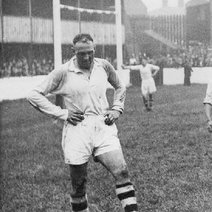 Doug Shaw takes a breather v Wigan - Oct 15th 1946.
