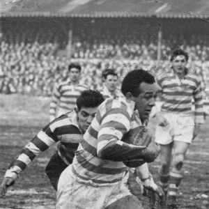 Alan Davies closes in on Blly Boston - Feb 18th 1956.