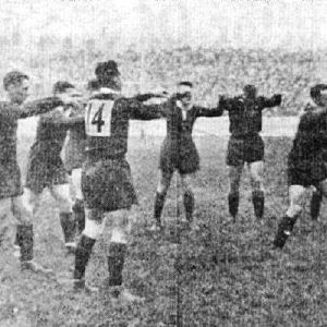 The 1937 Kangaroos perform their "War Cry" at Watersheddings. Nov 6th 1937.