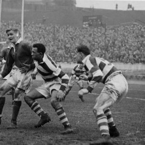 Ken Traill covers Eric Batten when challenged by Alex Givvons and Stan Inglesfield - March 13th 1948.