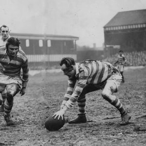 Frank Heyes picks up a loose ball watched by Albert Fearnley & Emlyn Walters - Feb 4th 1950.