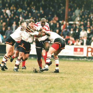 Craig Richards takes on the Bradford defence - Oct 5th 1996.