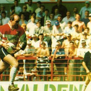 Terry Flanagan head for the try line at Old Trafford - May 15th 1988.