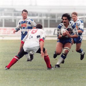 Tiny Solomona breaks clear at Hull KR with Andy Goodway, Darren Abram and Martin Crompton in support - Sep 12th 1993.
