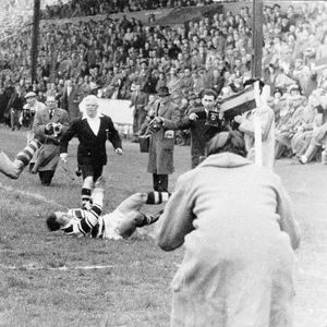 John Etty avoids the tackle of Tommy Harris to score - May 18th 1957.
