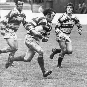 Fred Hall takes on the Hull defence - Oct 12th 1974.