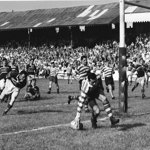 Alan Davies touches down beside the posts v Hunslet - Sep 12th 1959.